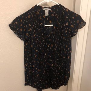 H&M v-neck short sleeve with florals